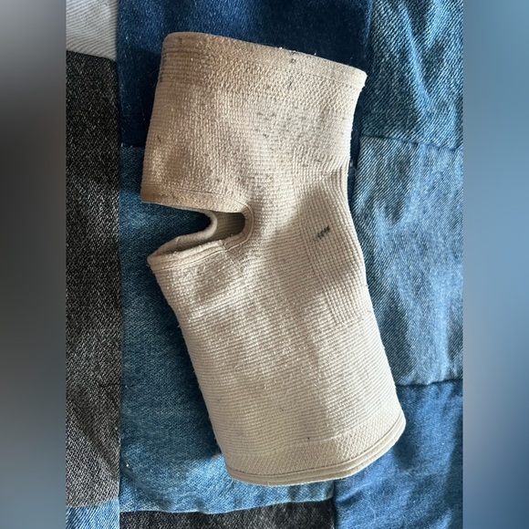 3/$10 Ankle Tensor - Picture 1 of 3